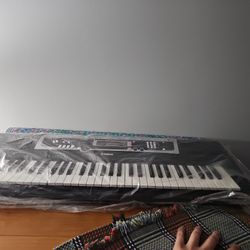Yamaha Ypt210 Keyboard 61 Key