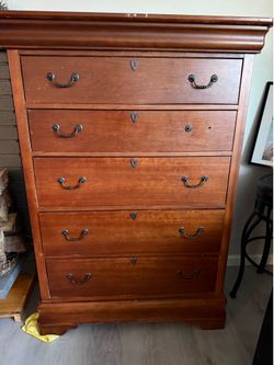 Solid Wood 5-Drawer Dresser / Chest – 39” W x 54” H