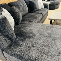 Deep Chaise Stunning Nice Sectional!