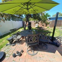 Patio Set And 2  Launchers