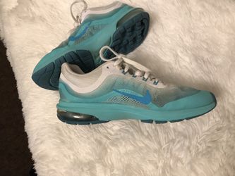 Size 5 Nike Women’s