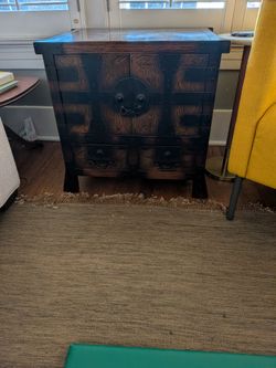 Wood hutch/side table