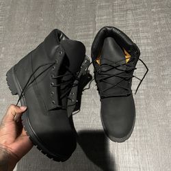 Black Timberland Size 8.5