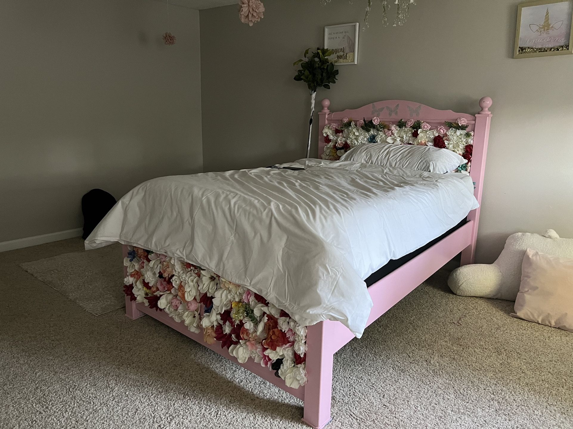 Bed frame And Mattress/Box Spring