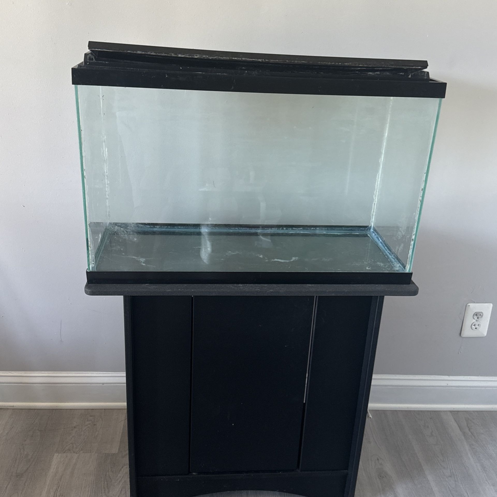 Aquarium With Stand