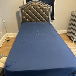 Twin Bed 