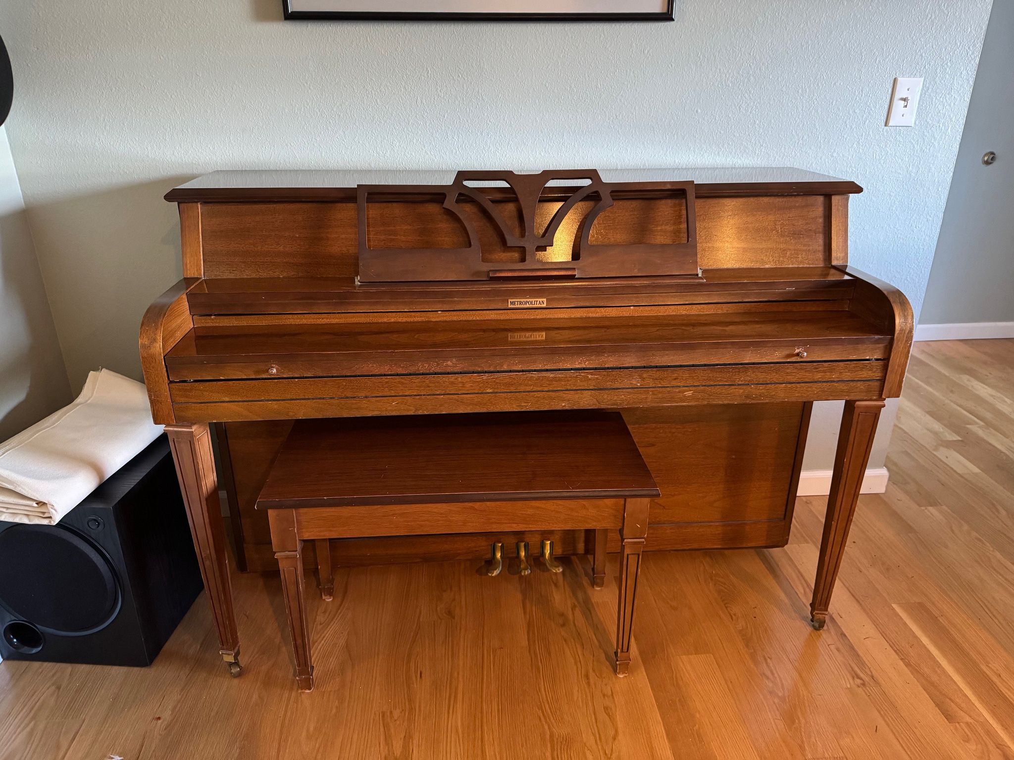 Metropolitan Upright Vertical Piano