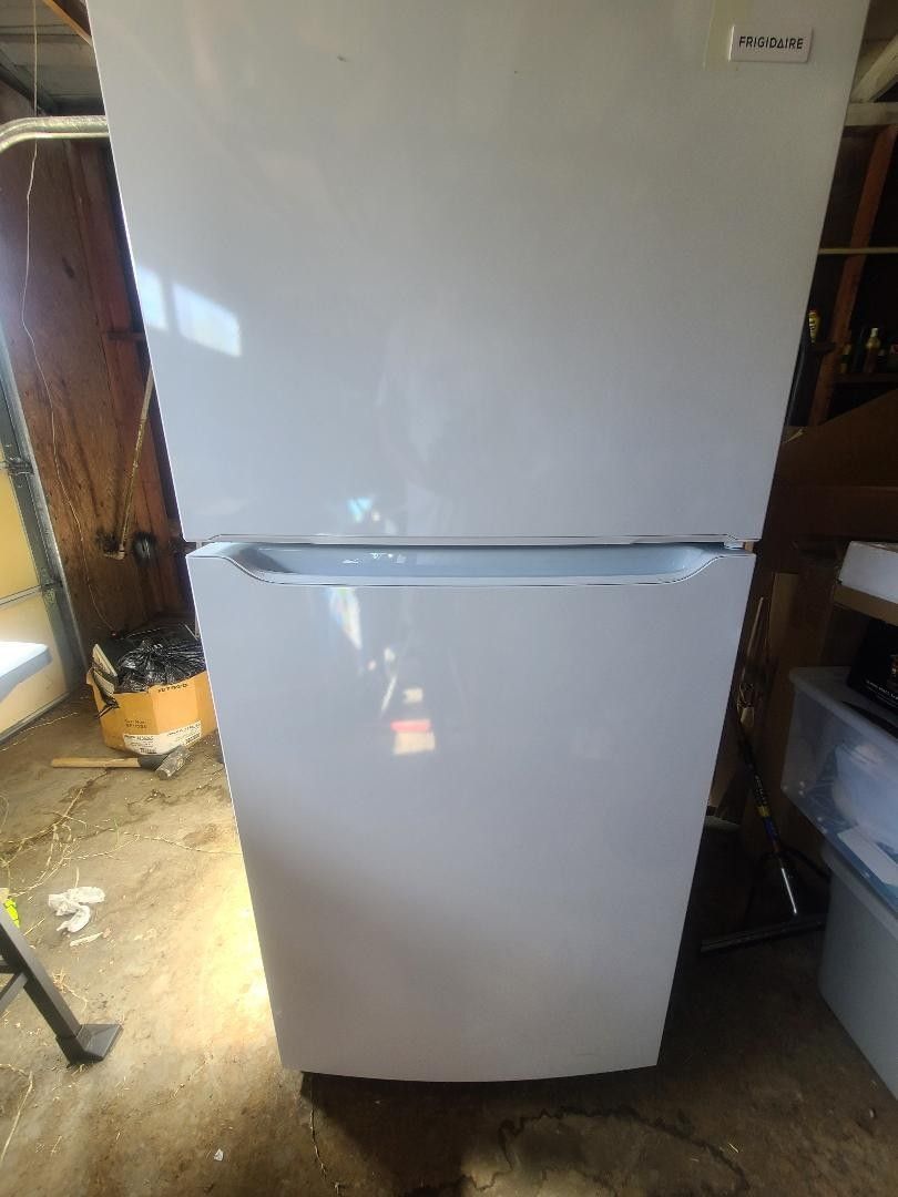 New Frigidaire refrigerator 