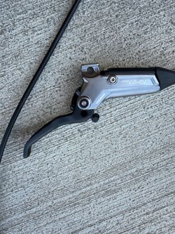 SRAM Level Bronze 4 piston brakes