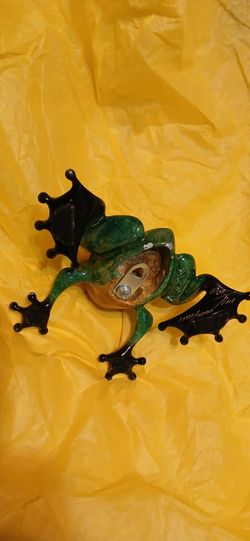 Frog Statues