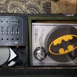 Turntable Technics SL1200 With Flight cases 