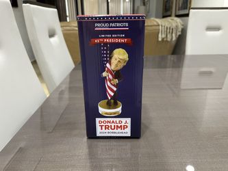Donald Trump 2024 Bobblehead (TRUMP HUGGING THE FLAG) Limited Edition Patriots