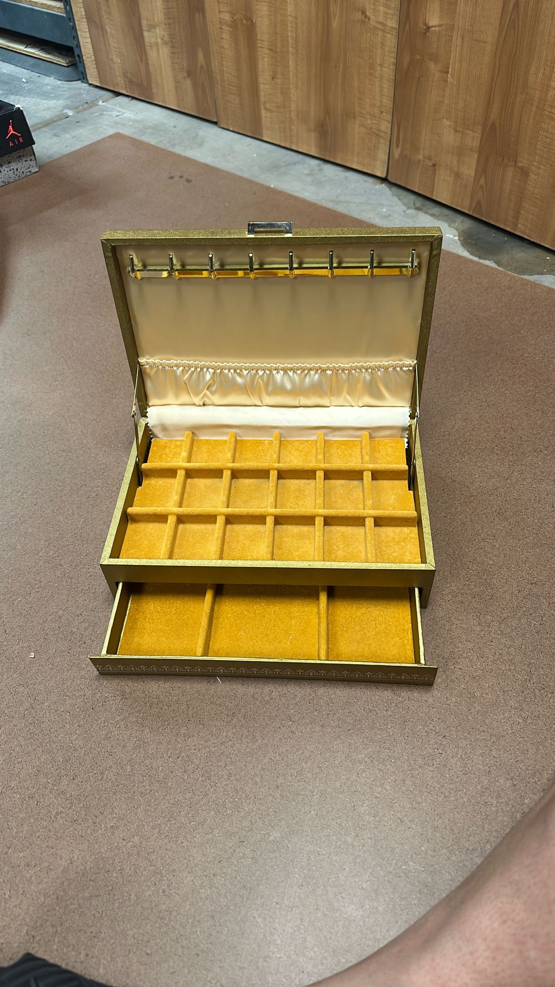 Vintage Jewelry Box With Automatic Slide Drawer