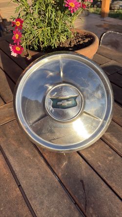 1954 Chevrolet hubcap
