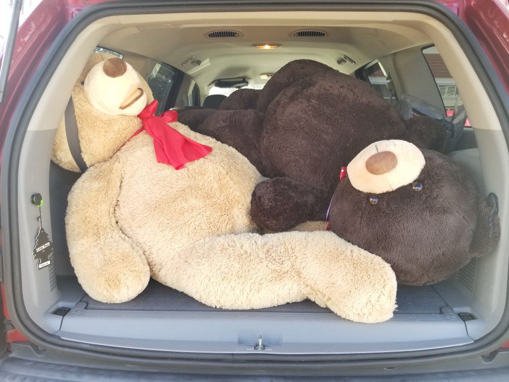 Oversized teddy bears