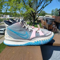 Nike Kyrie 7 Men s 10 for Sale in Madison WI OfferUp