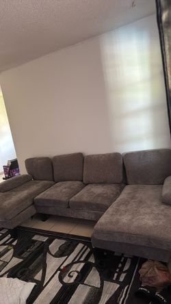 U-SHAPED 4 seater sectional.