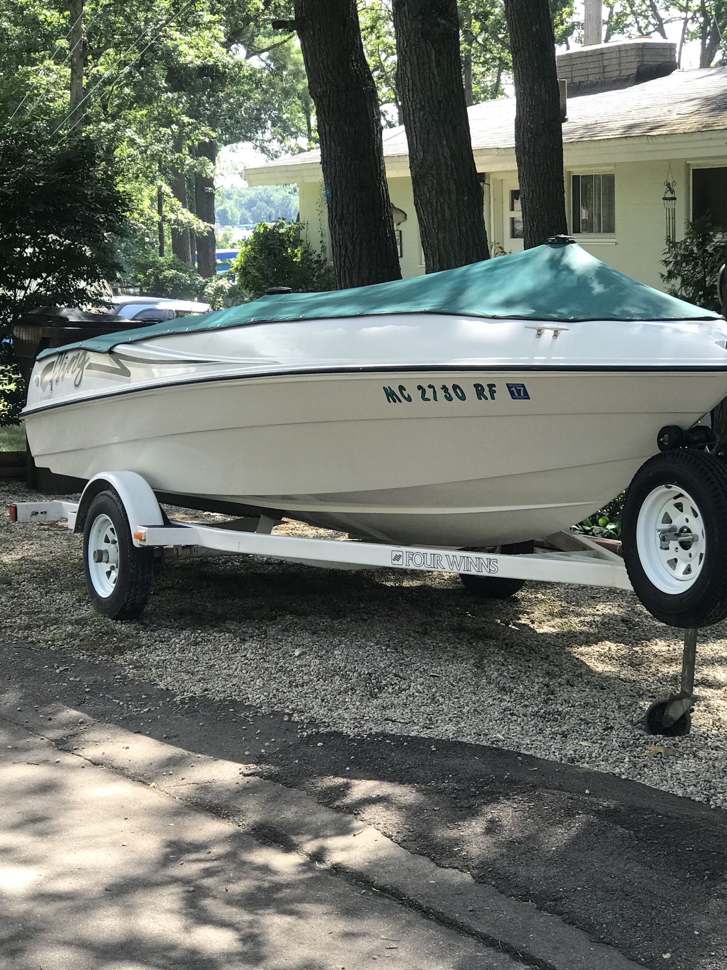 1996 Four Winns Fling 14’2” jet boat