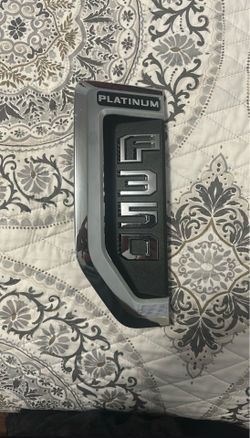 2017-2022 Ford F350 Platinum Passenger Chrome Fender Emblem