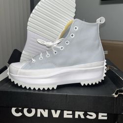 Converse Run Star Hike Hi – Unisex (US Men’s 9.5) – White/Moonbathe/Ghosted Brand new pair of Converse Run Star Hike Hi sneakers, never worn and 100% 
