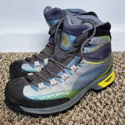 Women's Hiking Boots