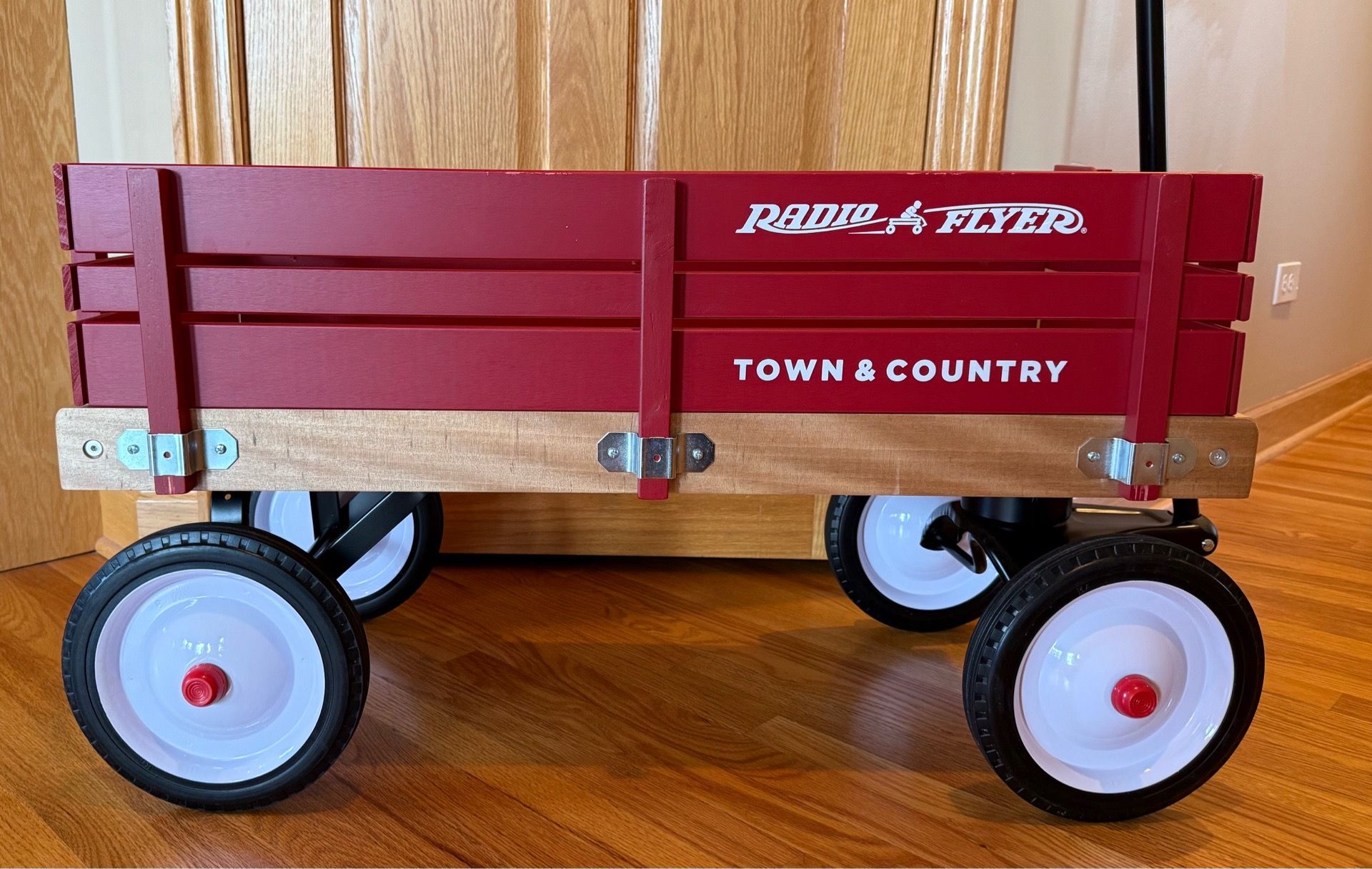 Radio Flyer Town & Country Wagon