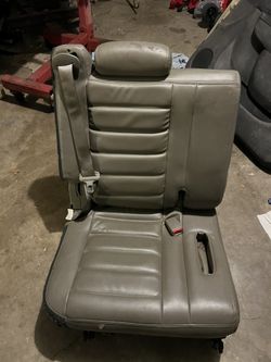 3rd Row Seat Off A 2004 Hummer H2 