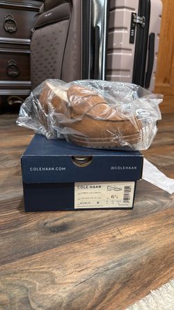 Cole Haan Camea Lug Loafer Women's Size 6.5