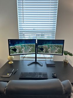 2 ViewSonic + Table Mount  + Power Cords 