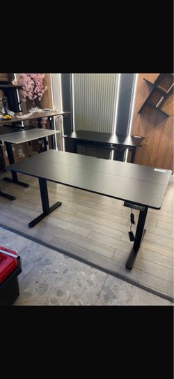 55” Black Standing Desk ( i have lot of other desk sizes and colors 😃)