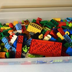 446 LEGO Duplo/mega block lot of random/various bricks and pieces