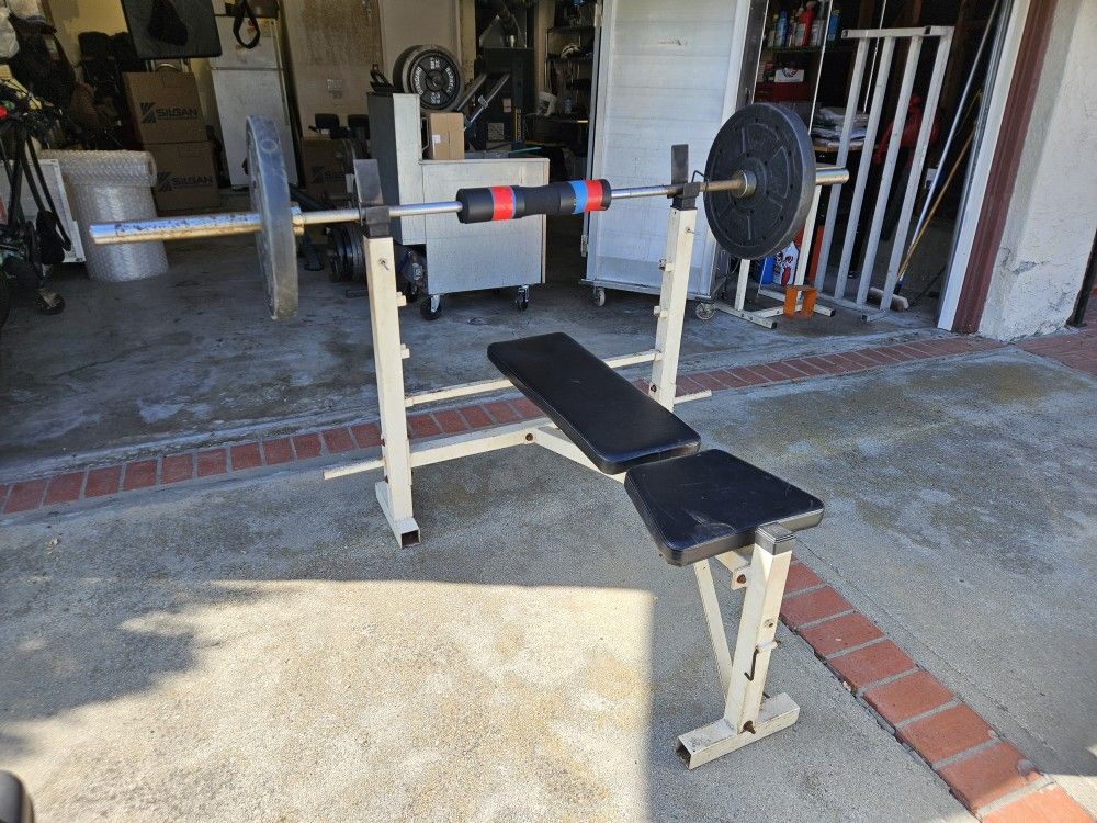 Incline Bench Press 7ft bar 2x35 Lb Weight Plates
