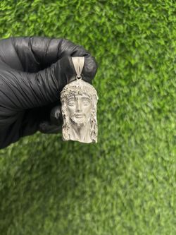 925 Solid Silver Jesus Pendant with Caged Back