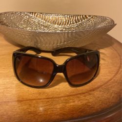 Guess Sunglasses 😎 & Beautiful Dish 