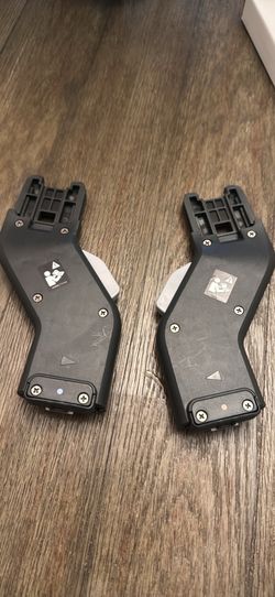 Uppababy Vista V2 upper adapters