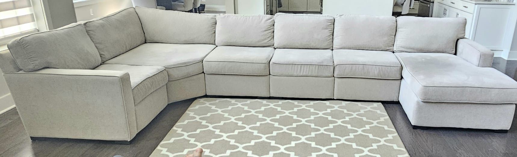 Sofa sectional with Chaise