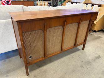 WEBCOR Vintage Mid-Century Wooden Stereo Cabinet with Built-In Turntable Model #WC3392-1