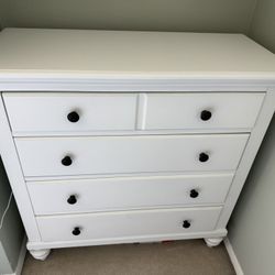 Cute Wooden Dressing Table 