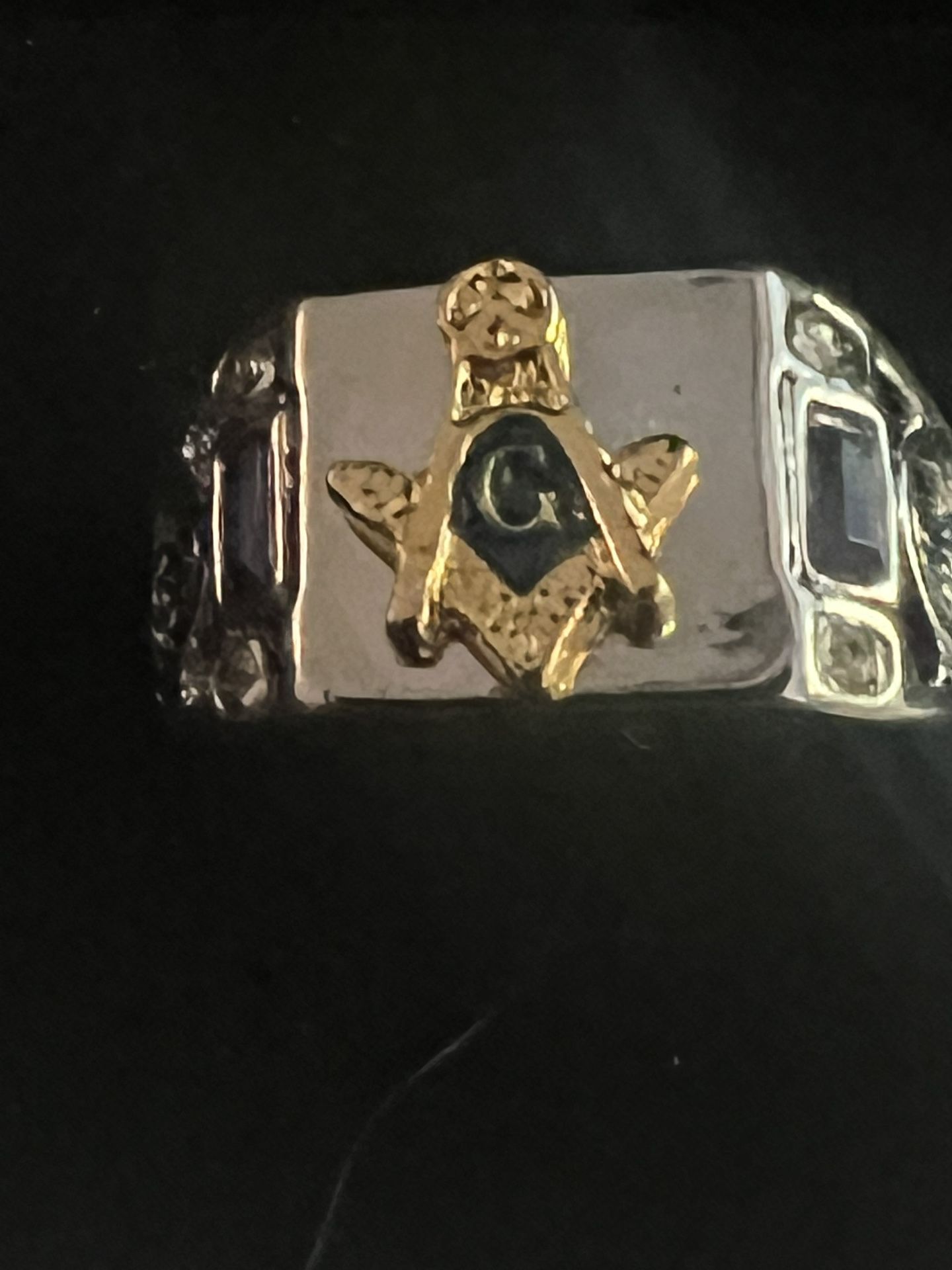 Masonic ring With Gold Accents And Gems…NEW