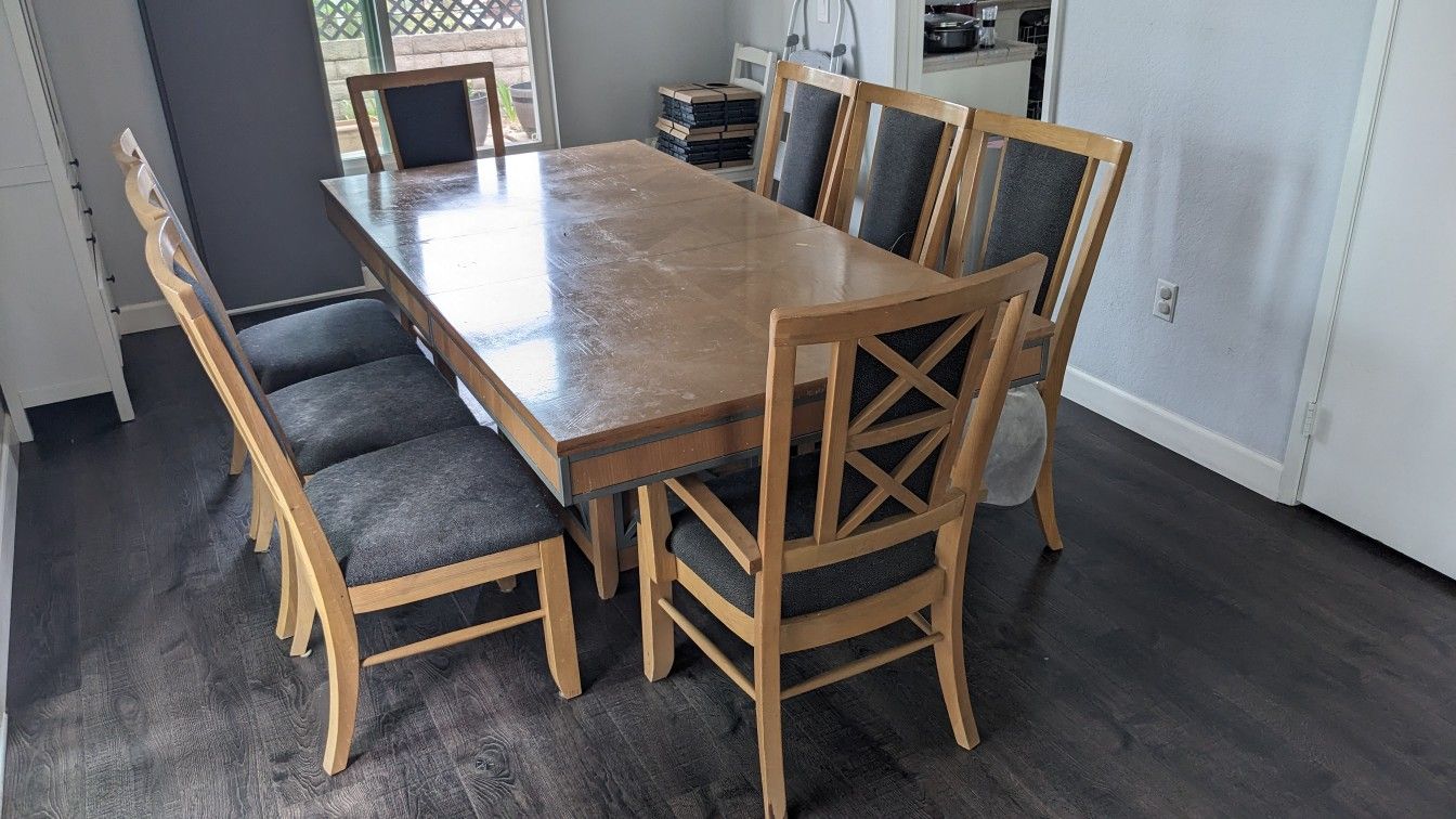 8 Chair Dining Set (Extendable Table)