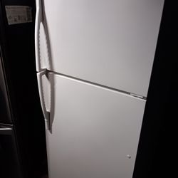 Apt Size Fridge Super Clean Perfect Working Condition