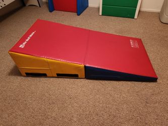 Folding Gymnastics Incline Wedge, Cheese Wedge Mat