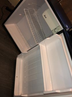 Avanti mini fridge
