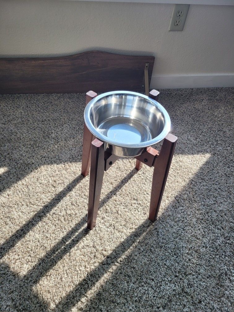 Dog Bowl & Wooden Stand (Large Dogs)