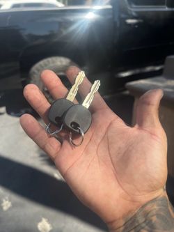 Chevy Silverado Chevy Tahoe ignition switch and keys