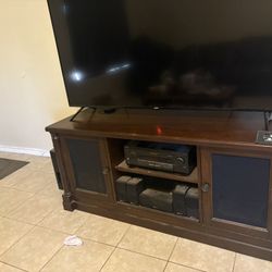 Tv stand 