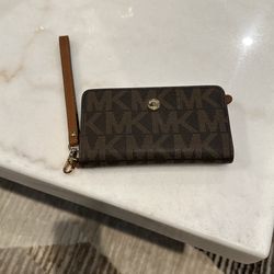 Michael Kors Wristlet