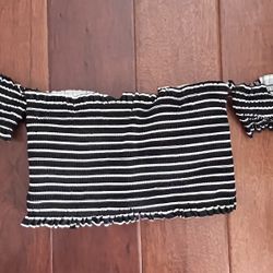 Cute Black /White halter top Size L