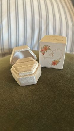 Beautiful Ring Box Velvet