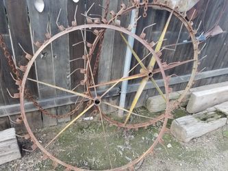 2 hay rake wheels